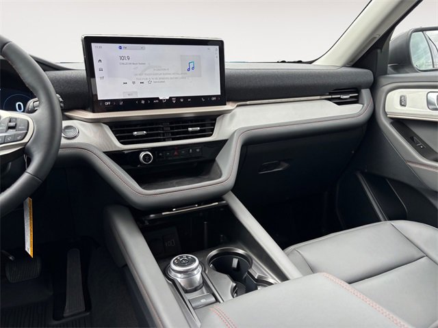New 2025 Ford Explorer Active w/ Active Comfort Package image 11