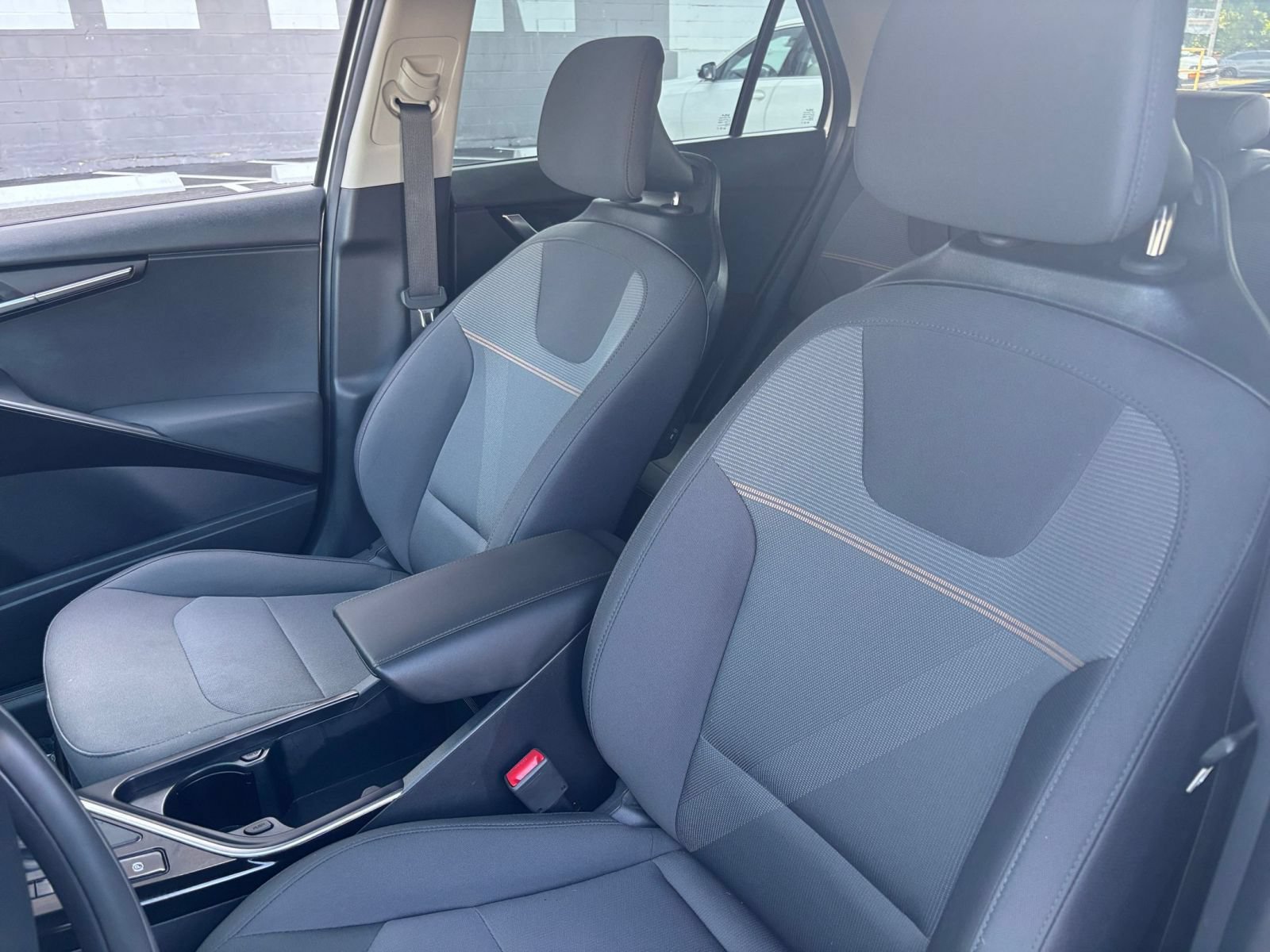 Used 2026 Kia Niro LX FWD image 31