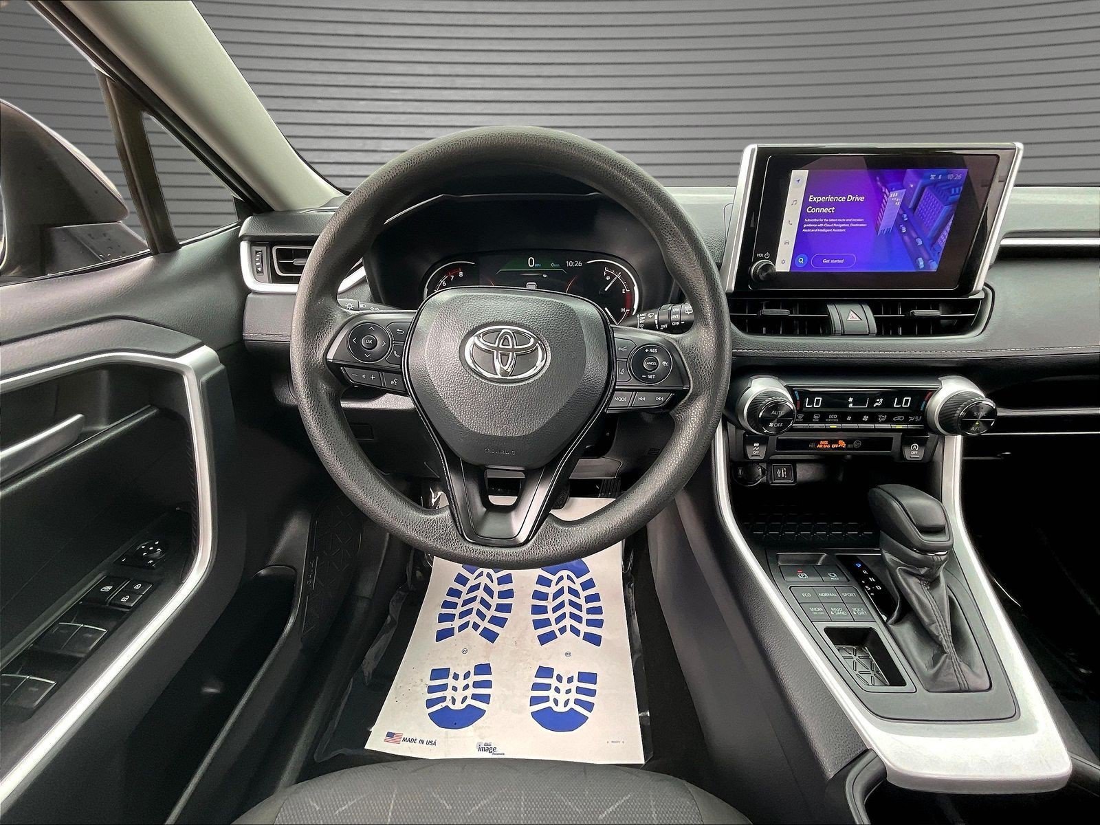 Used 2025 Toyota RAV4 XLE AWD/4WD image 10
