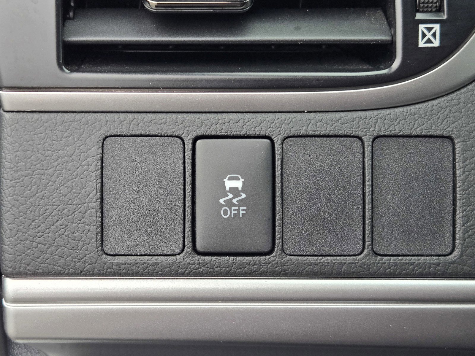 Used 2013 Toyota Camry image 23