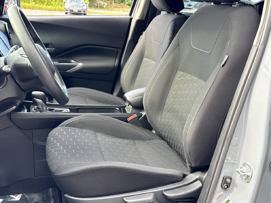 Used 2023 Nissan Kicks SV FWD image 6