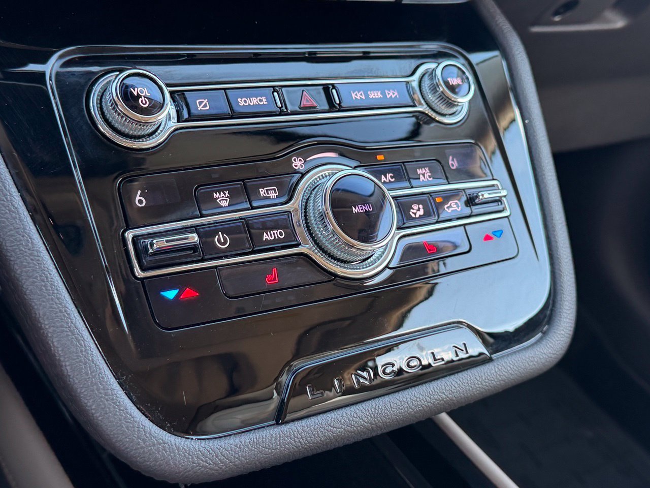 Used 2020 Lincoln Corsair FWD image 24