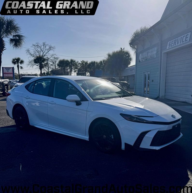 Used 2025 Toyota Camry SE