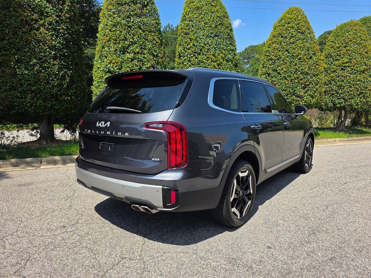 Used 2023 Kia Telluride S AWD/4WD image 5