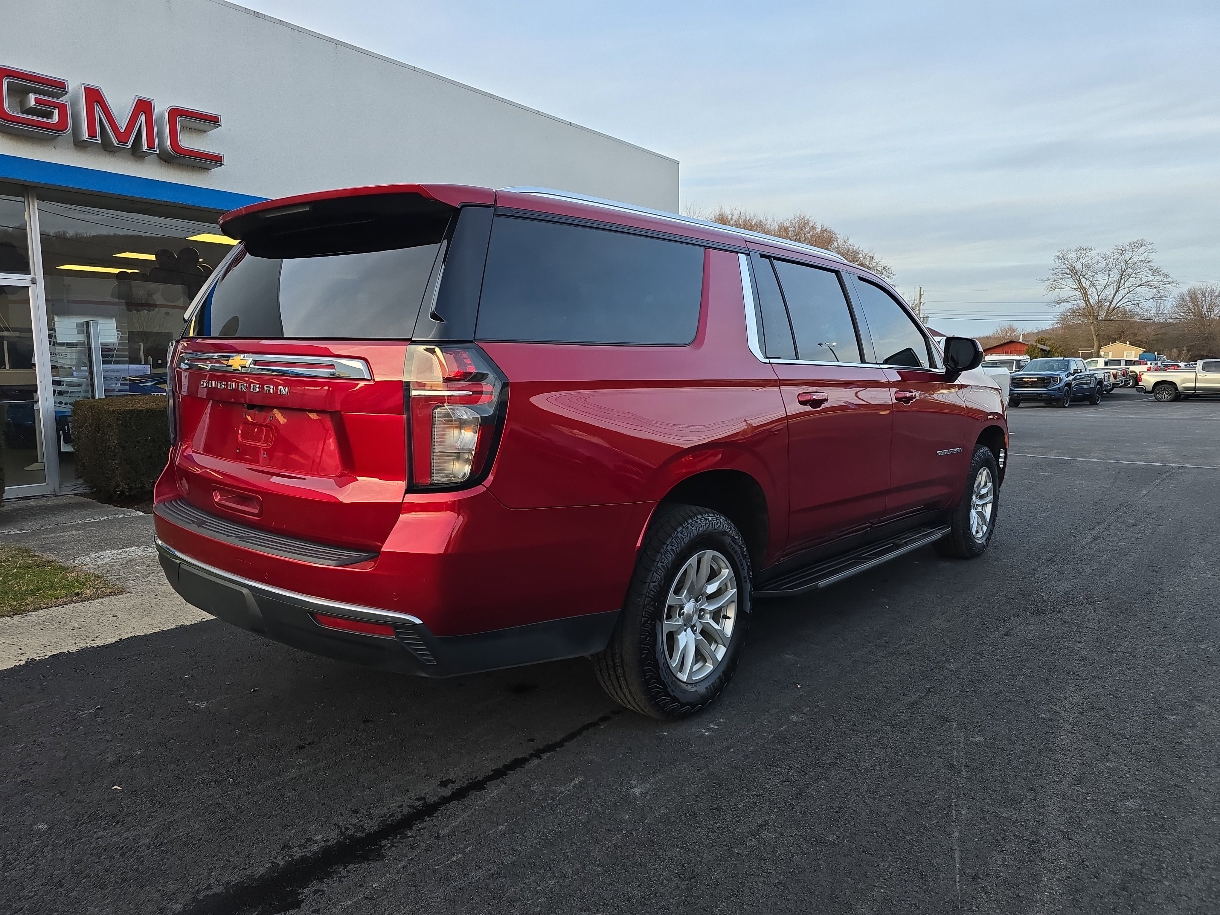 Used 2022 Chevrolet Suburban LS video 3