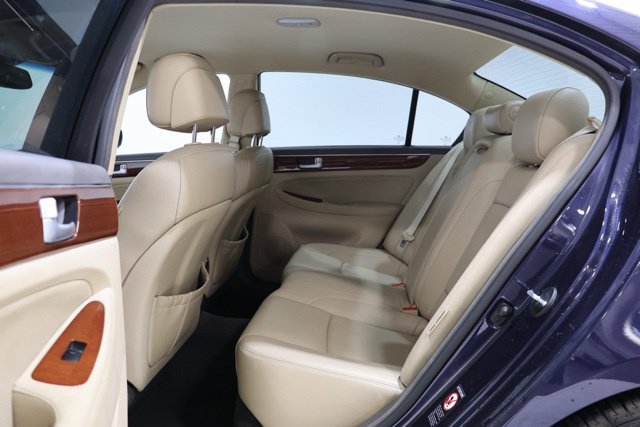 Used 2013 Hyundai Genesis 3.8 RWD image 27