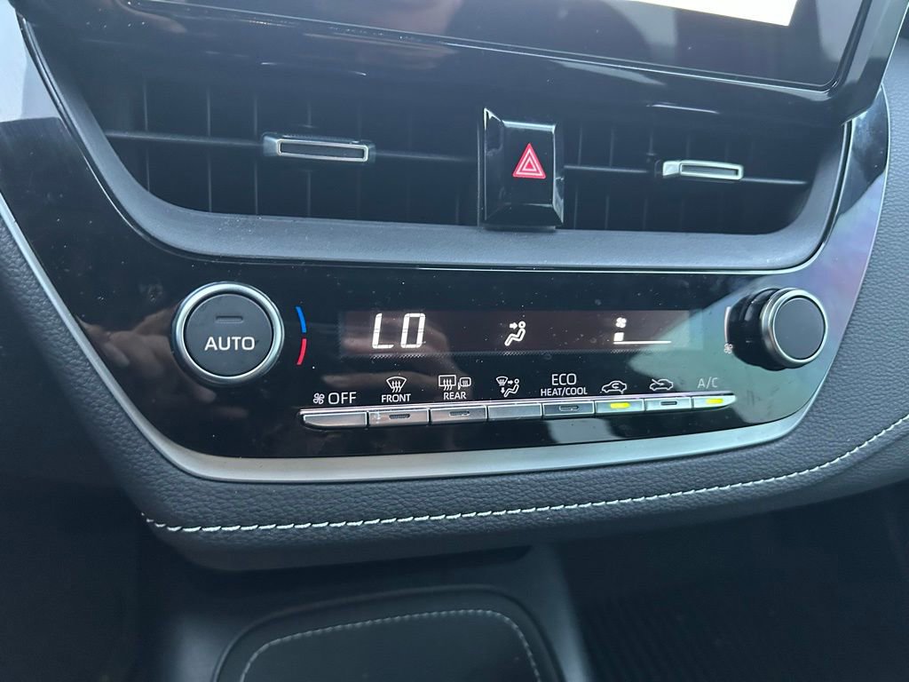 Used 2025 Toyota Corolla SE FWD image 24