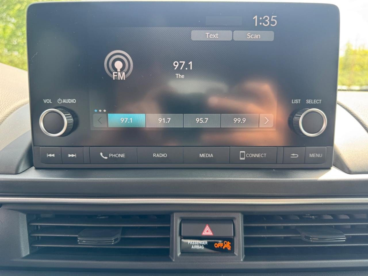 Certified 2025 Honda Pilot Sport image 25