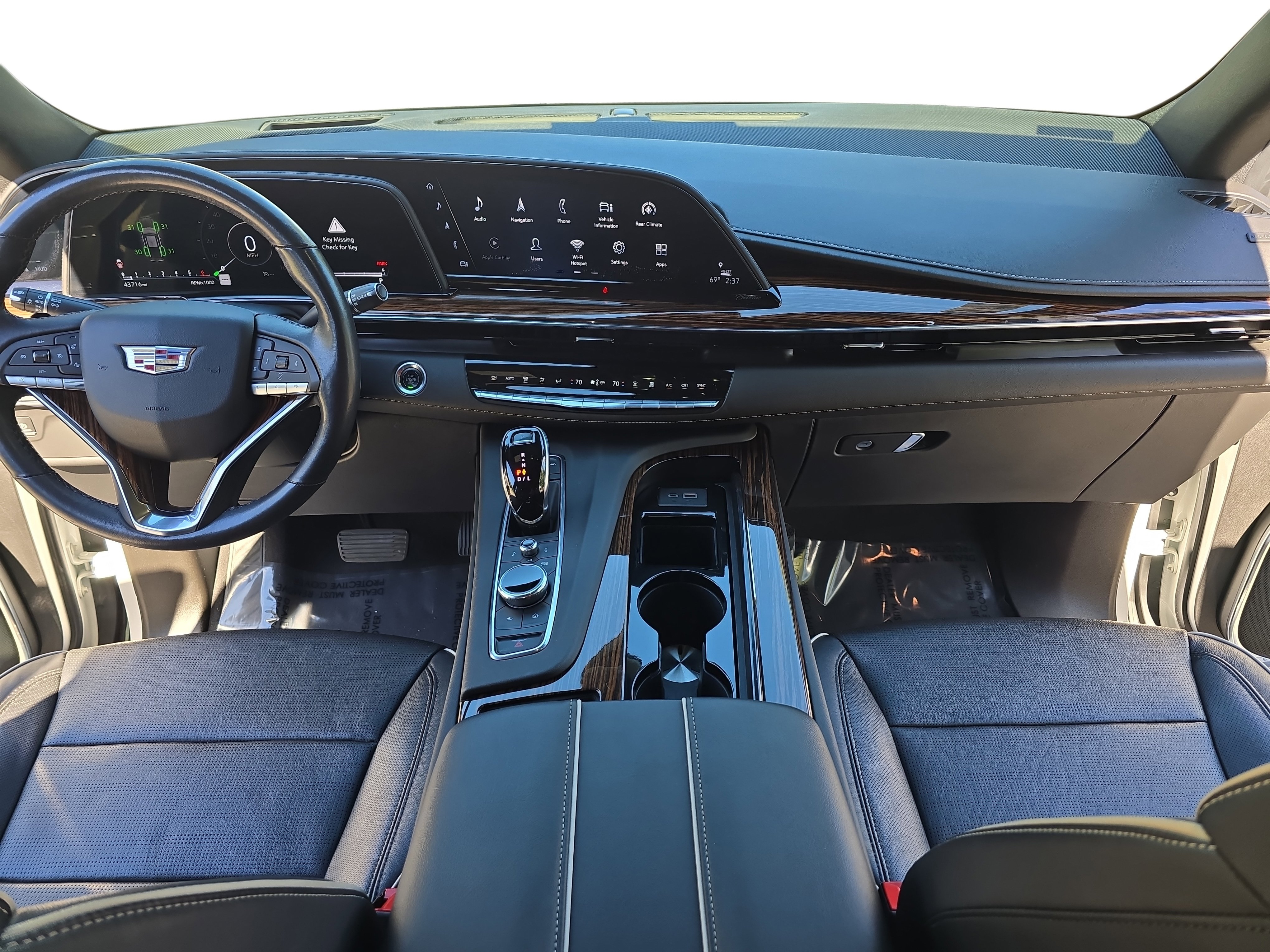 Used 2021 Cadillac Escalade ESV Premium Luxury image 9