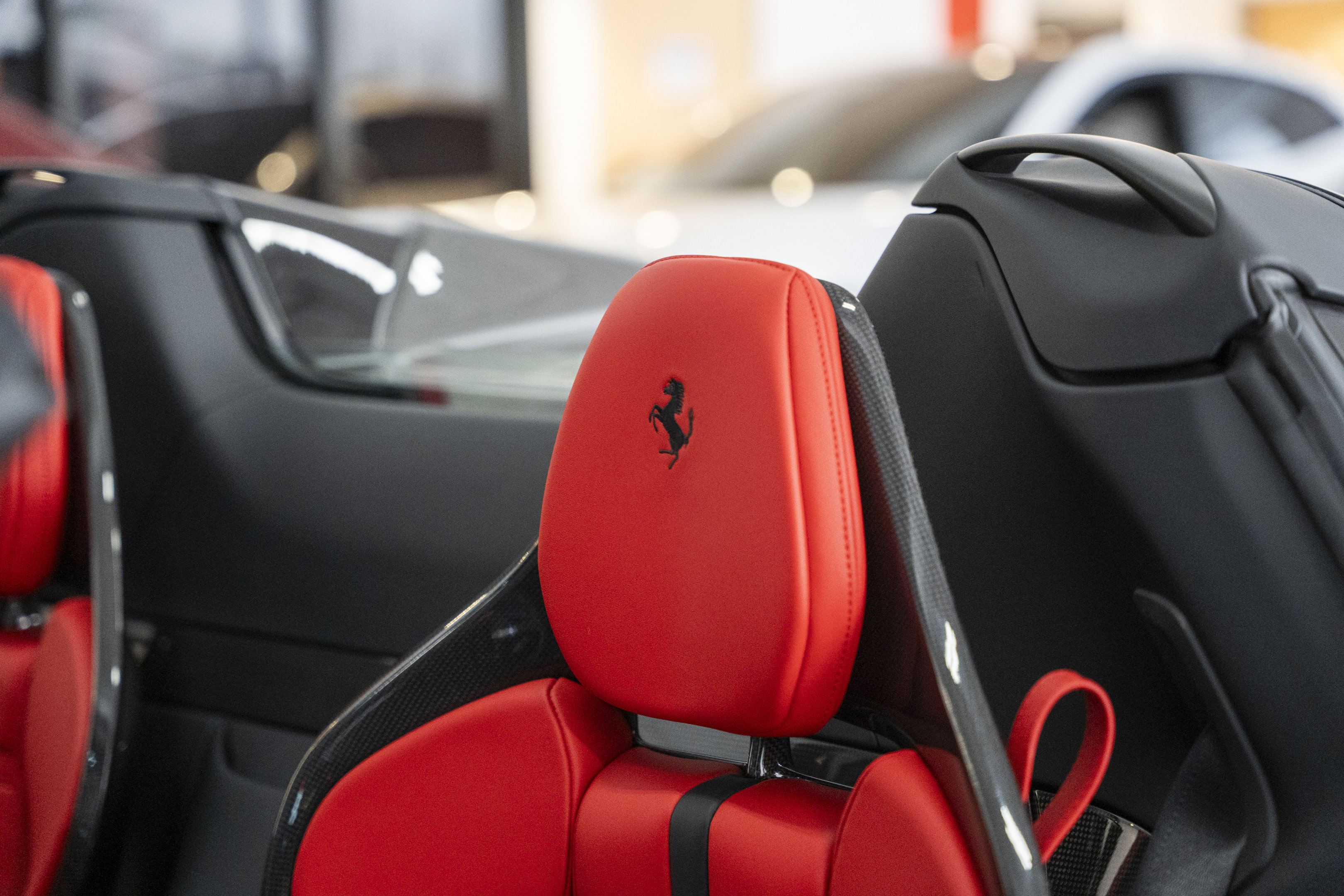 Used 2025 Ferrari SF90 Spider image 31