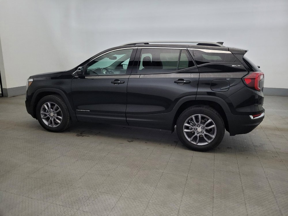 Used 2024 GMC Terrain SLT image 3