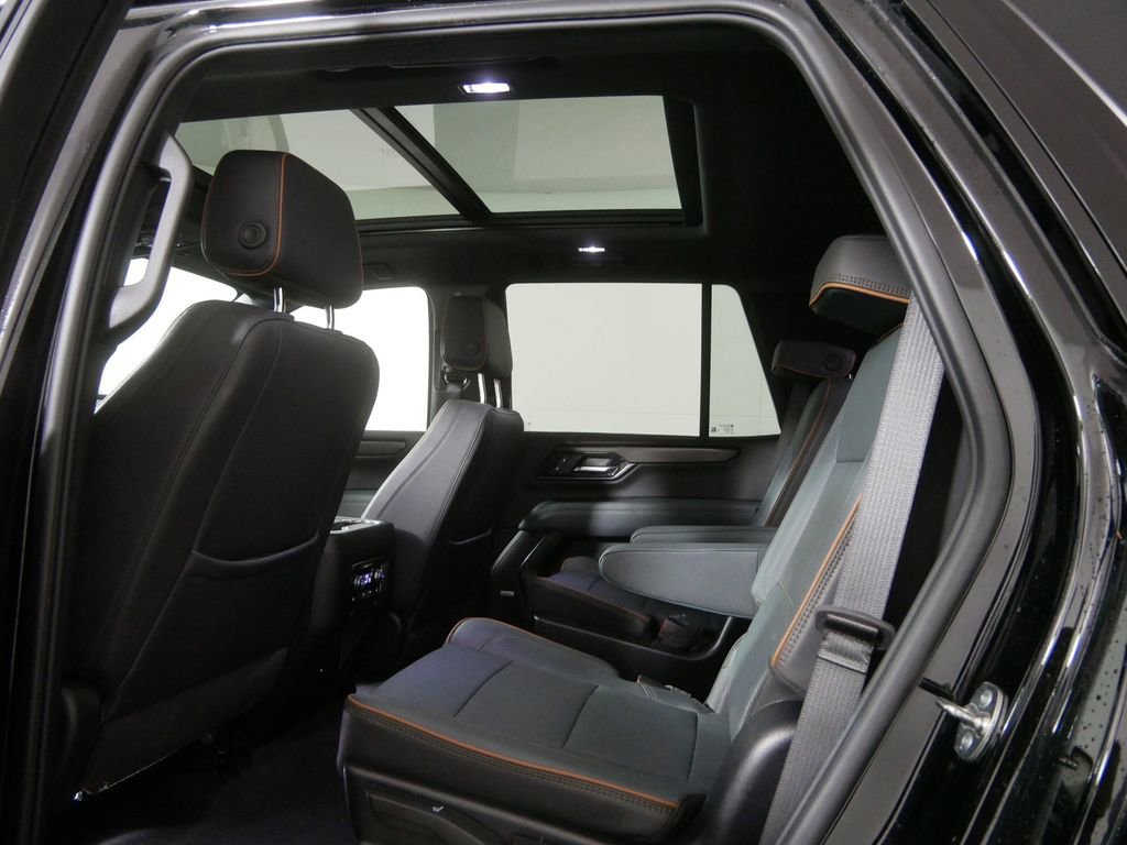 Used 2025 GMC Yukon AT4 AWD/4WD image 25