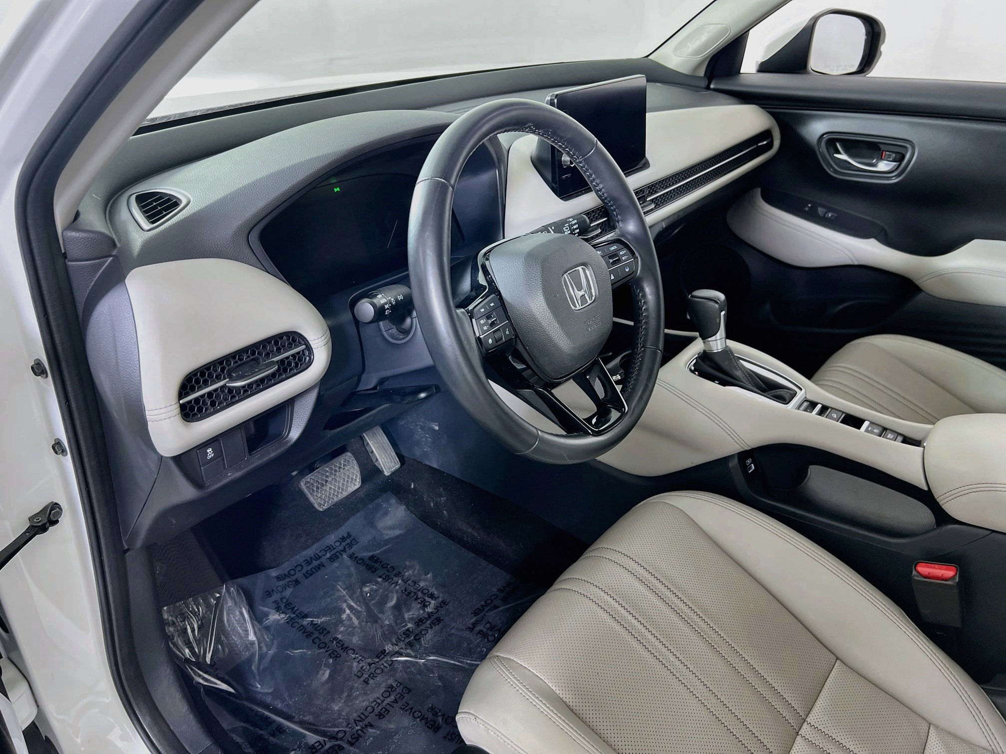 Used 2023 Honda HR-V EX-L image 9