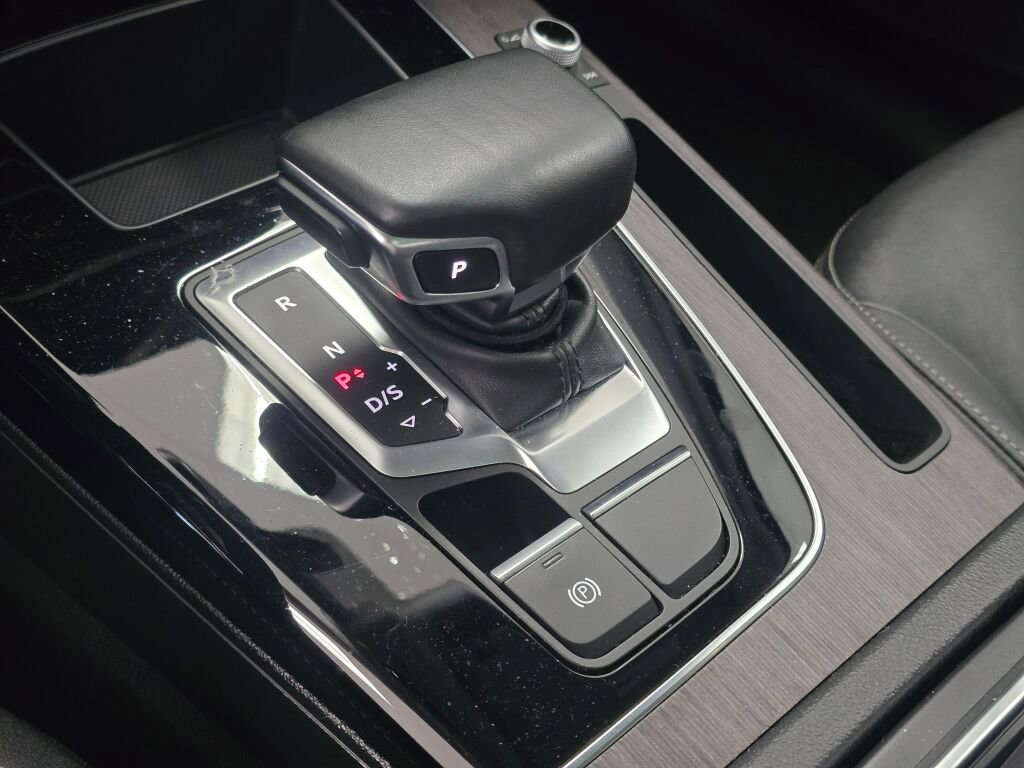 Used 2022 Audi Q5 2.0T Premium w/ Convenience Package image 17