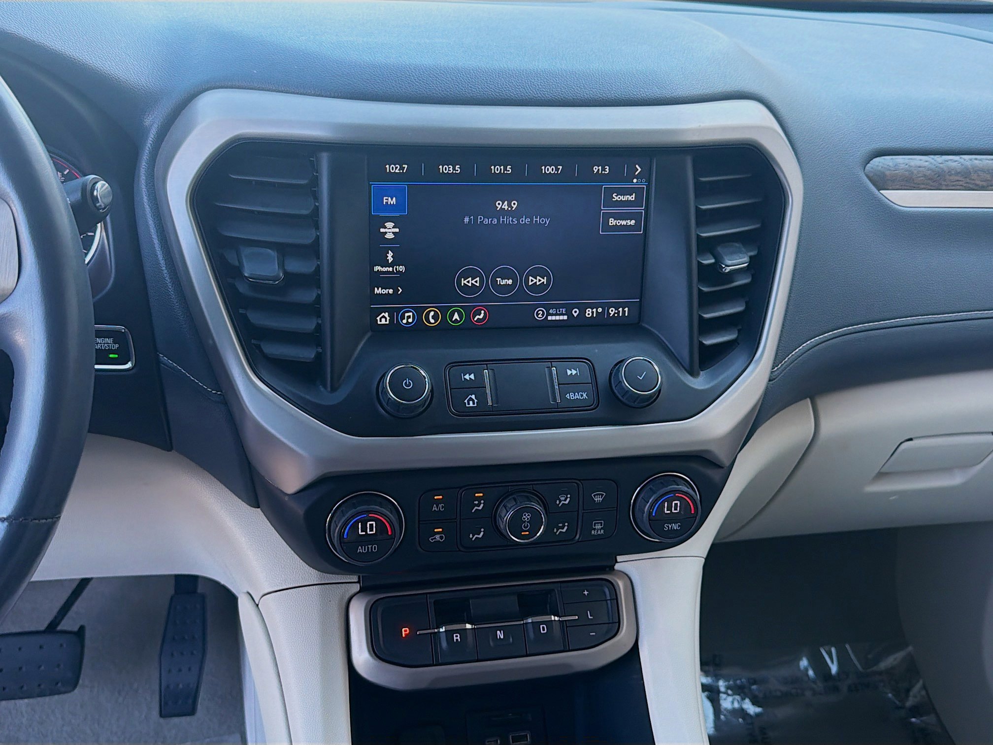 Used 2023 GMC Acadia Denali AWD/4WD image 10