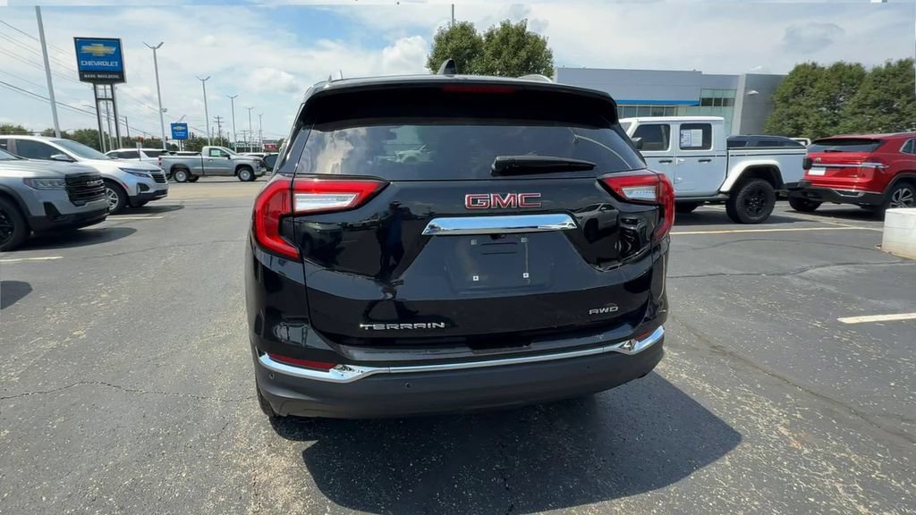 Used 2024 GMC Terrain SLT w/ Infotainment Package II AWD/4WD image 7
