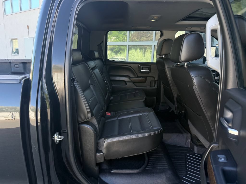 Used 2018 GMC Sierra 3500 Denali w/ Suspension Package, Off-Road AWD/4WD image 39