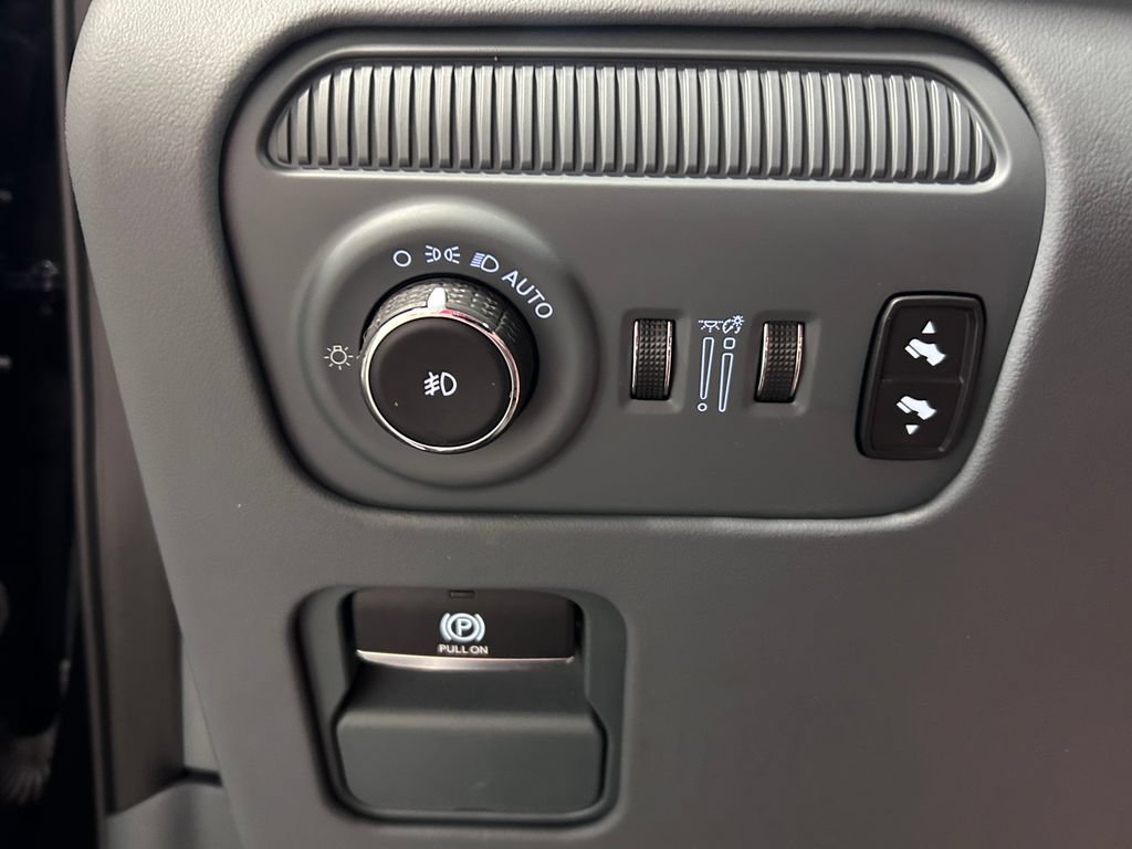 Used 2024 Jeep Grand Wagoneer Series III AWD/4WD image 7