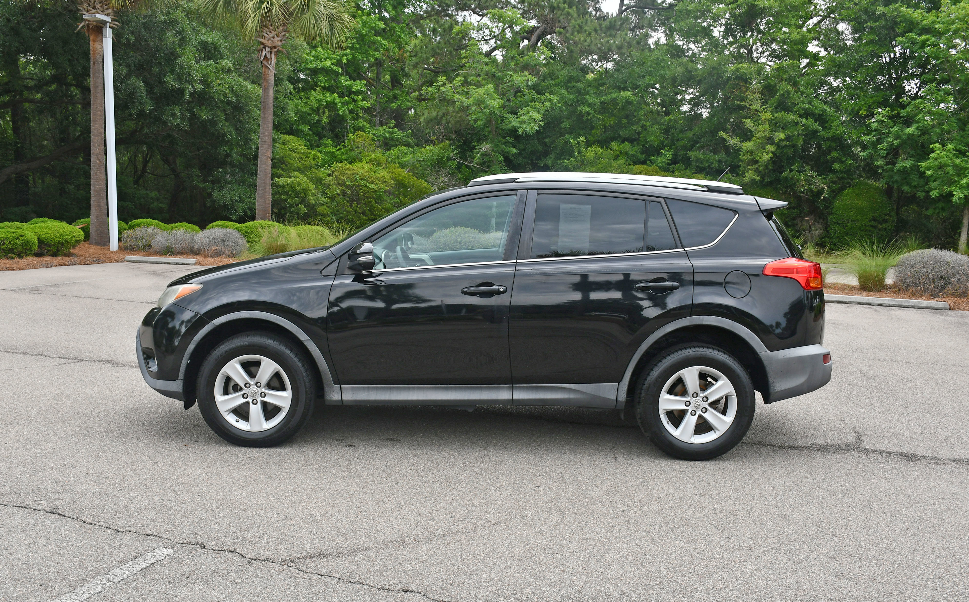 Used 2014 Toyota RAV4 XLE FWD image 5