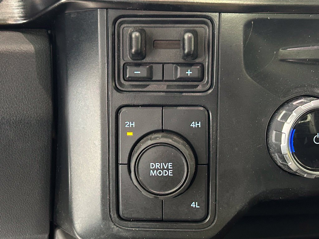 Used 2023 Ford F350 Lariat AWD/4WD image 25