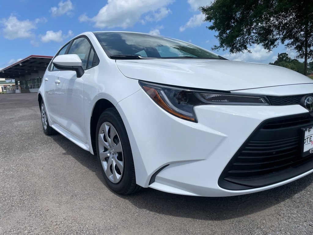 New 2026 Toyota Corolla LE FWD image 9