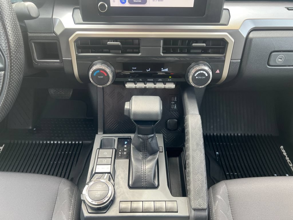 Used 2026 Toyota Tacoma SR5 AWD/4WD image 15