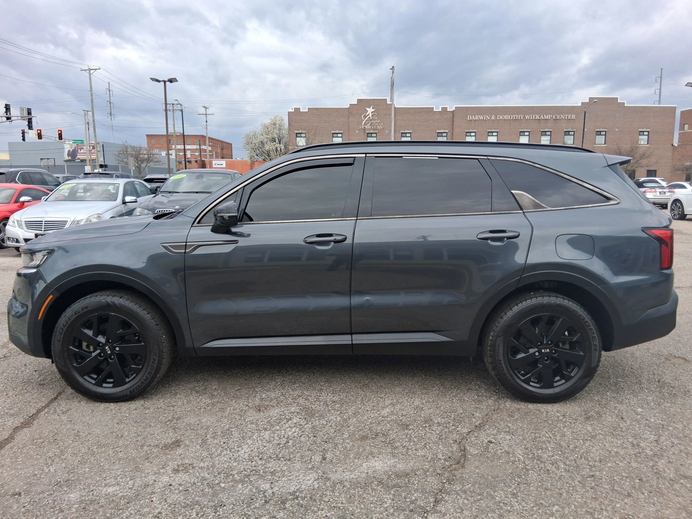 Used 2021 Kia Sorento S image 5