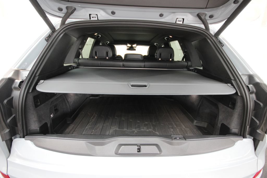 Used 2025 BMW X5 xDrive40i w/ M Sport Package AWD/4WD image 9