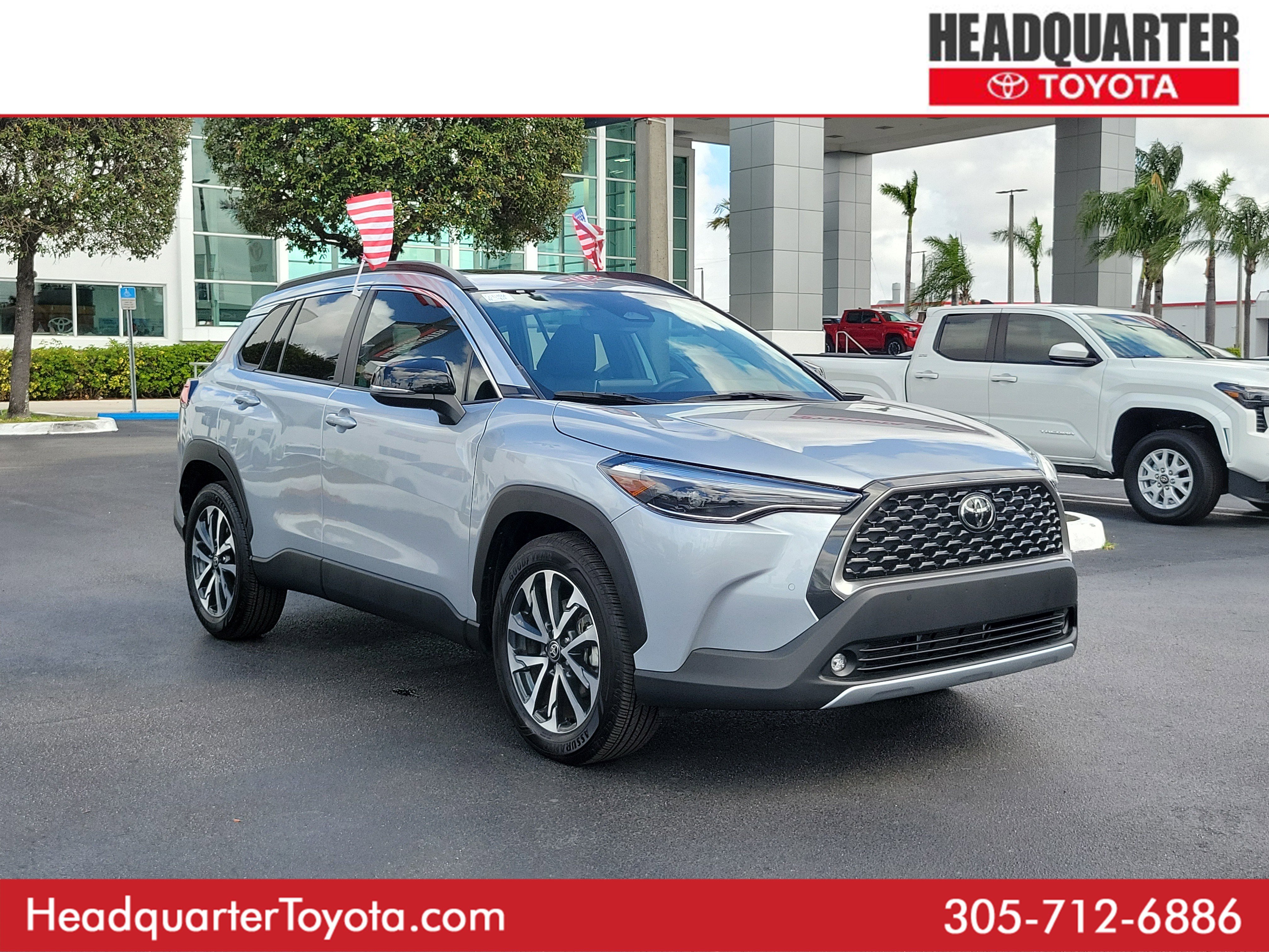 Used 2025 Toyota Corolla Cross XLE w/ Convenience Package image 1