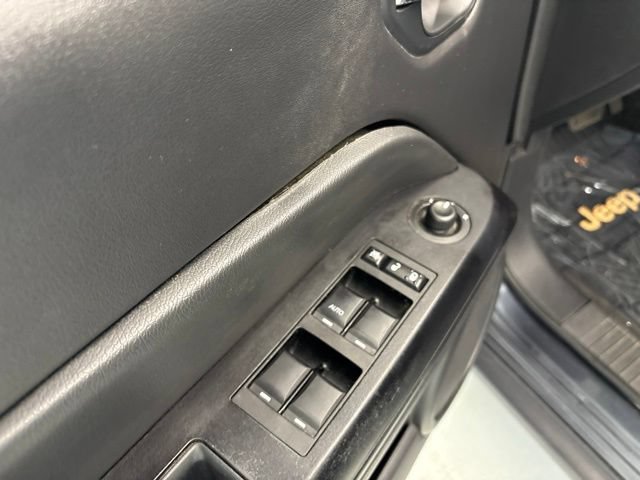Used 2014 Jeep Patriot Sport w/ Power Value Group AWD/4WD image 15