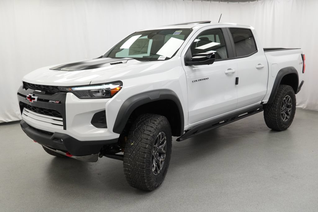 New 2026 Chevrolet Colorado ZR2 w/ Technology Package AWD/4WD image 4