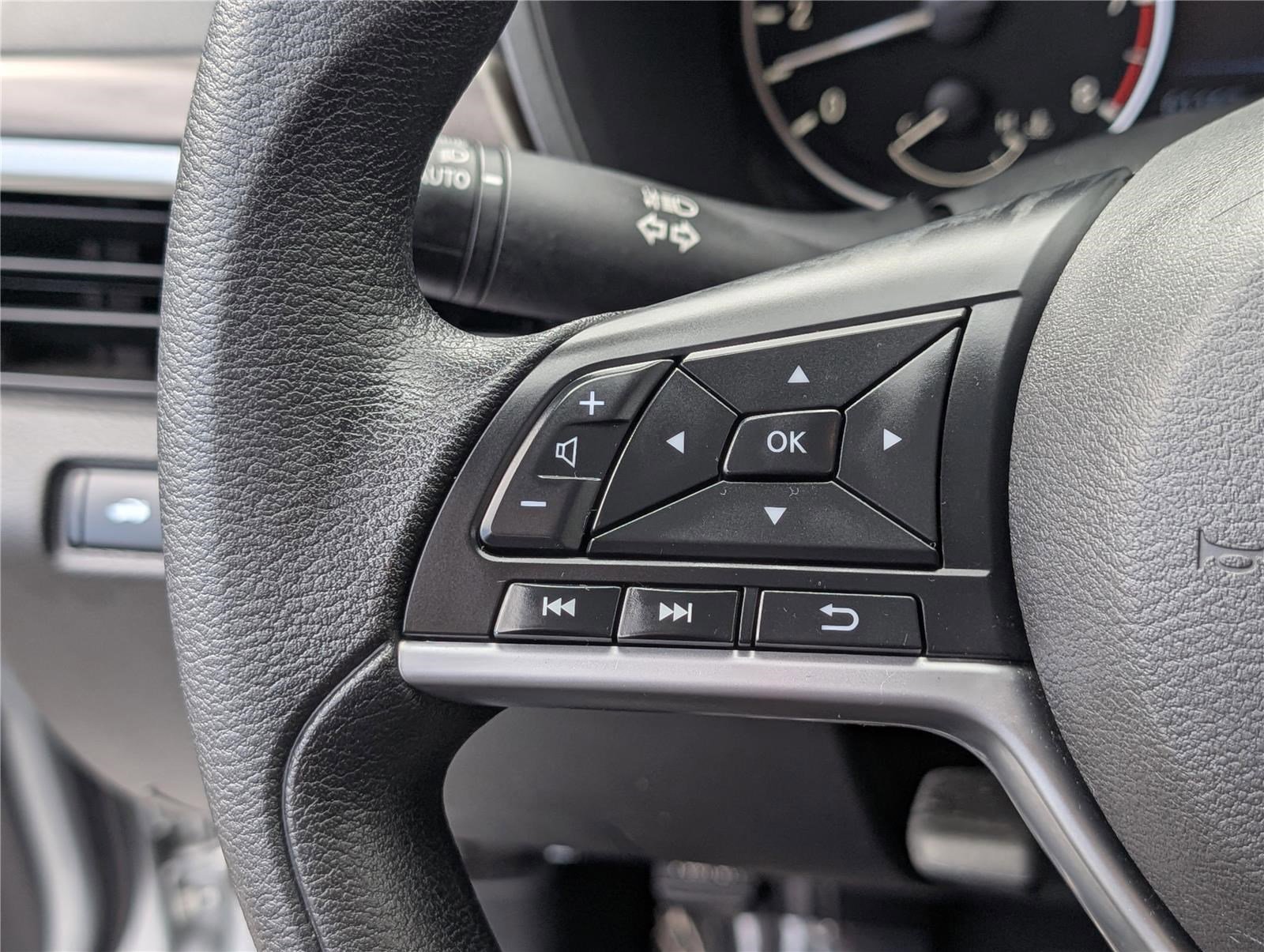 Used 2024 Nissan Altima 2.5 SV image 21