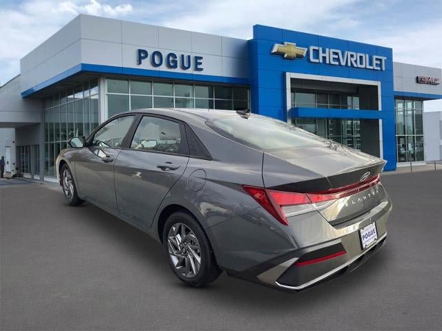 Used 2024 Hyundai Elantra SEL FWD image 3
