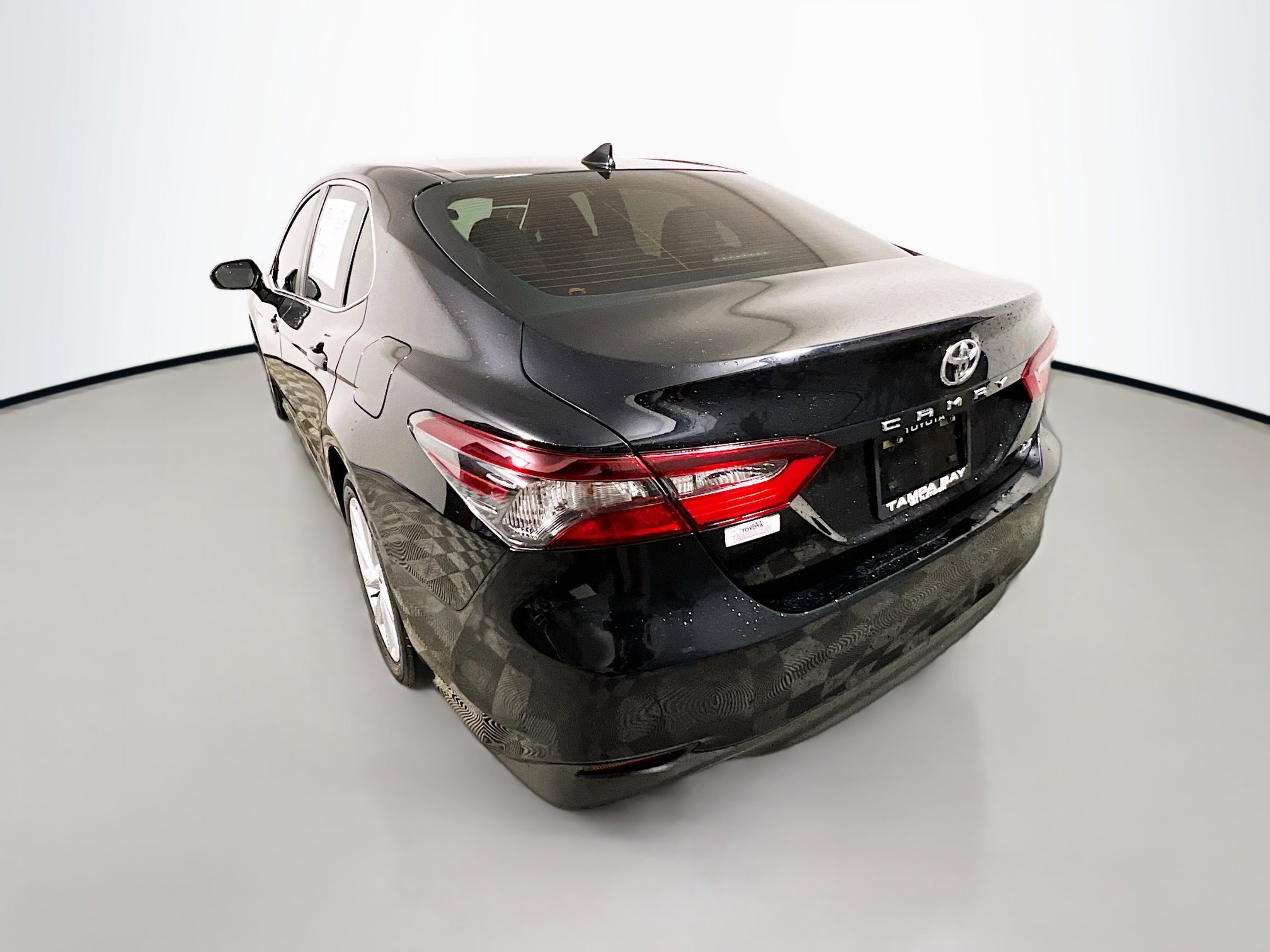 Used 2022 Toyota Camry LE FWD image 8