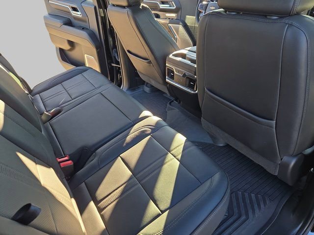 Used 2024 Chevrolet Silverado 1500 High Country image 12