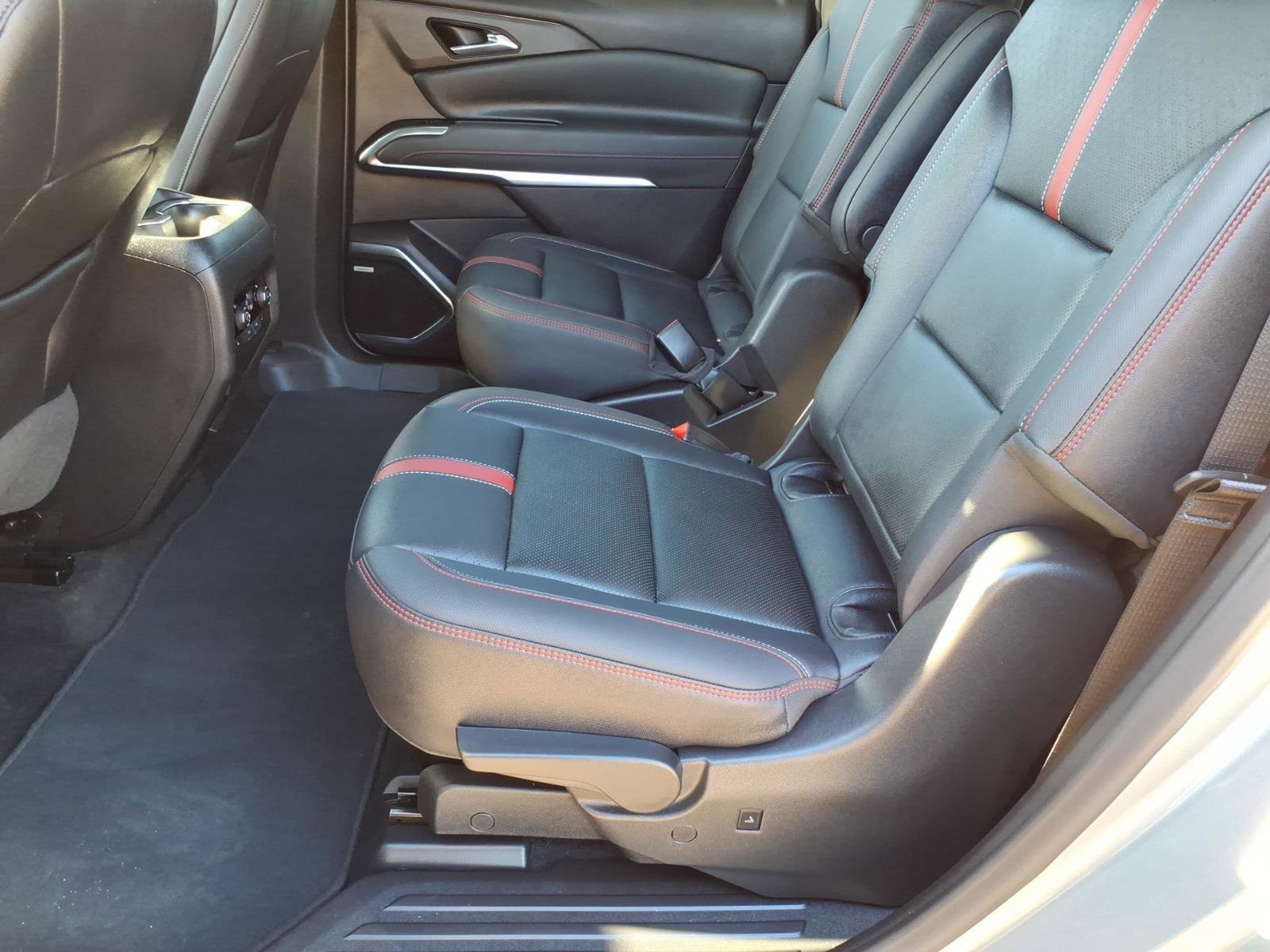 Certified 2024 Chevrolet Traverse RS w/ LPO, Floor Liner Package image 15