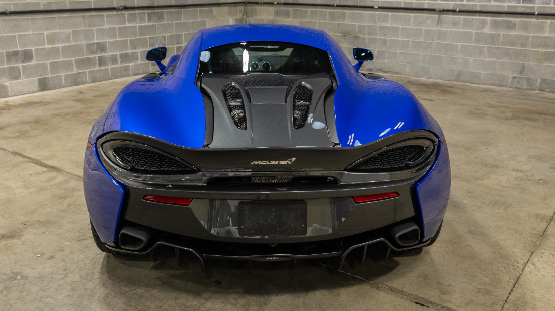Used 2019 McLaren 570S Coupe RWD image 12