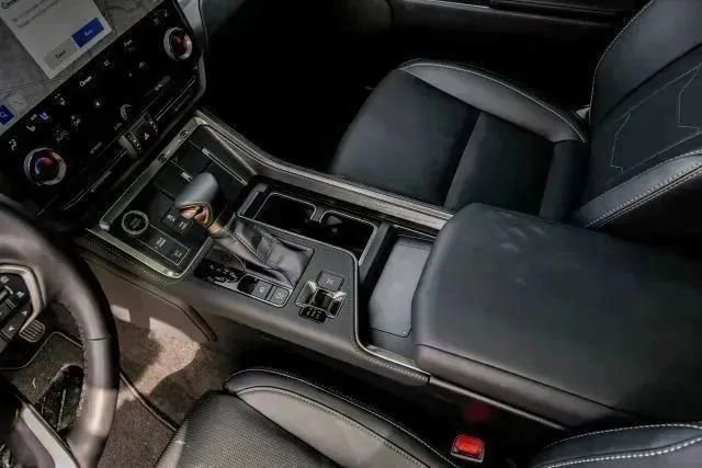 Used 2025 Lexus GX 550 image 26