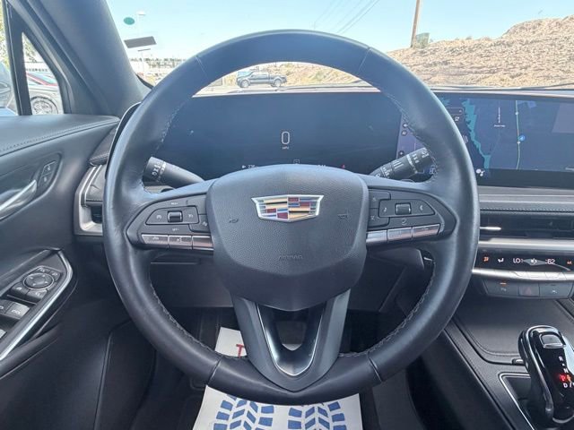 Used 2025 Cadillac XT4 Premium Luxury image 9