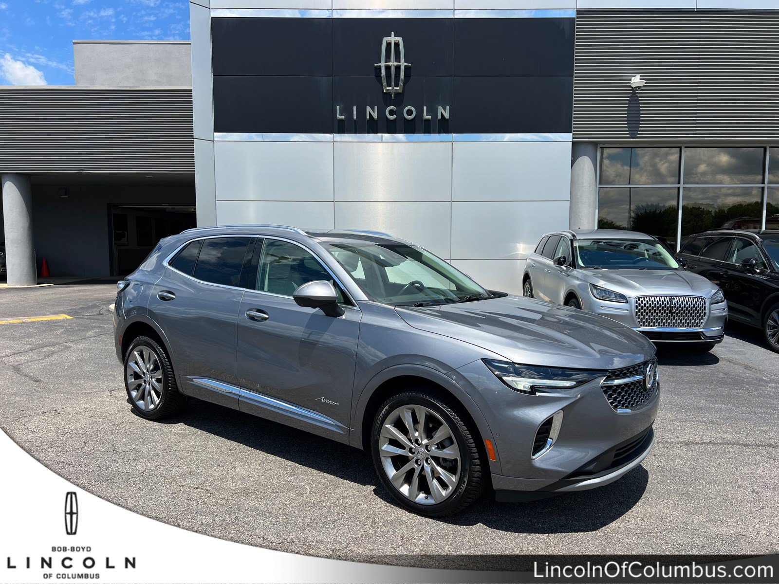 Used 2022 Buick Envision Avenir w/ Technology Package II FWD image 1