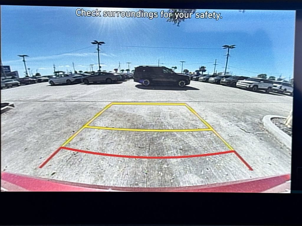 New 2025 Hyundai Elantra Limited image 14