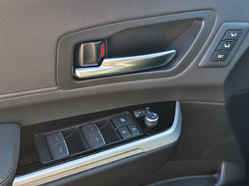 New 2026 Toyota Sienna Platinum AWD/4WD image 29