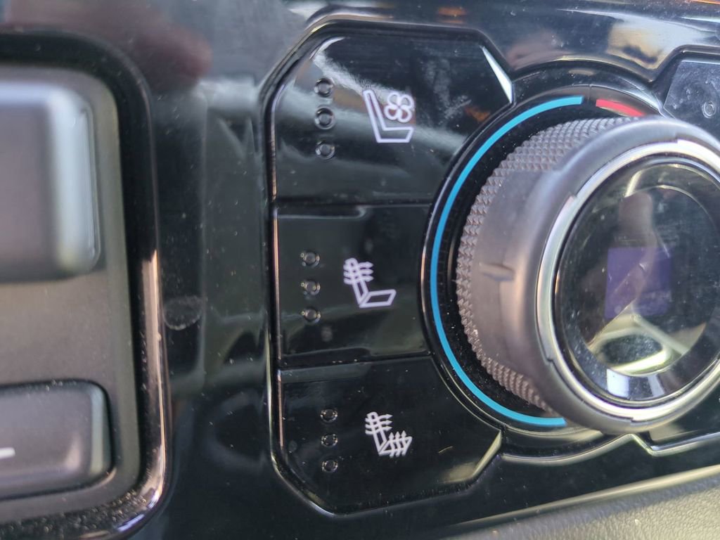 Used 2024 Chevrolet Silverado 2500 High Country w/ High Country Premium Package image 27