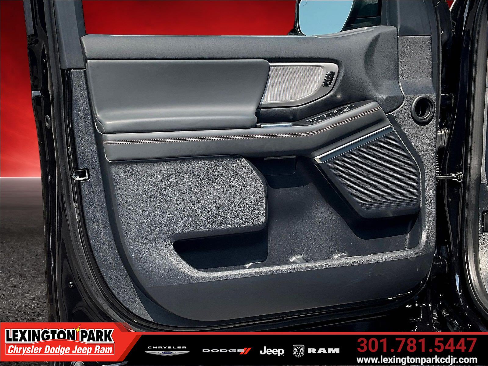 Used 2025 Ford Expedition Max Active AWD/4WD image 19