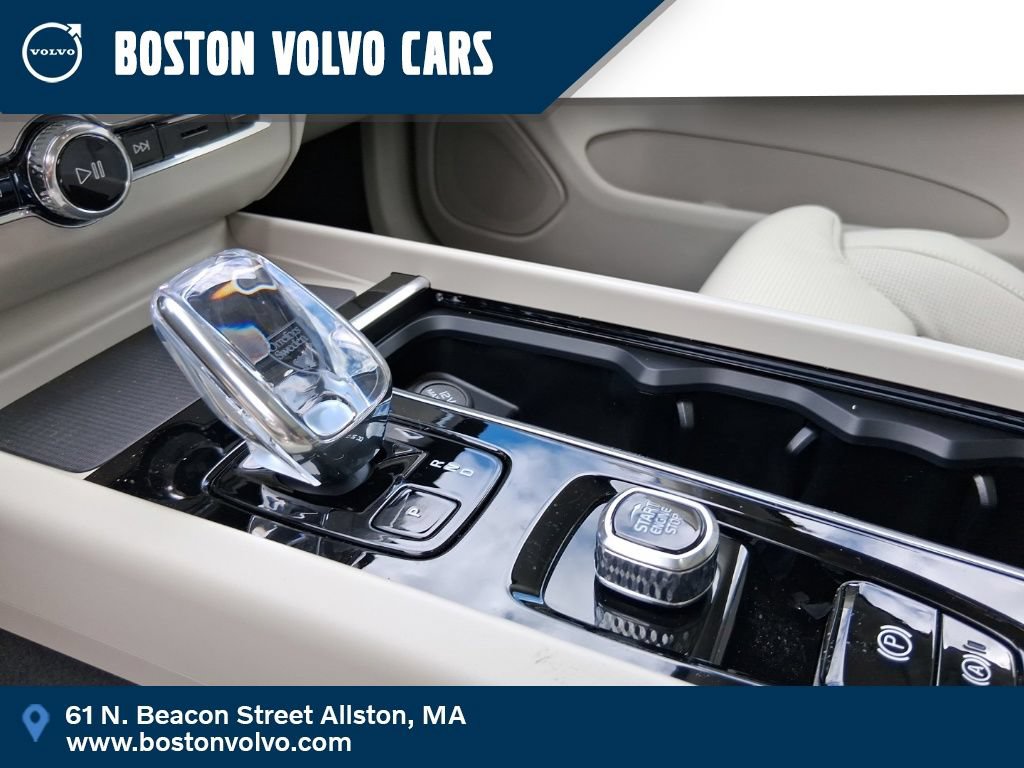 New 2026 Volvo XC60 T8 Ultra w/ Protection Package Premier AWD/4WD image 11