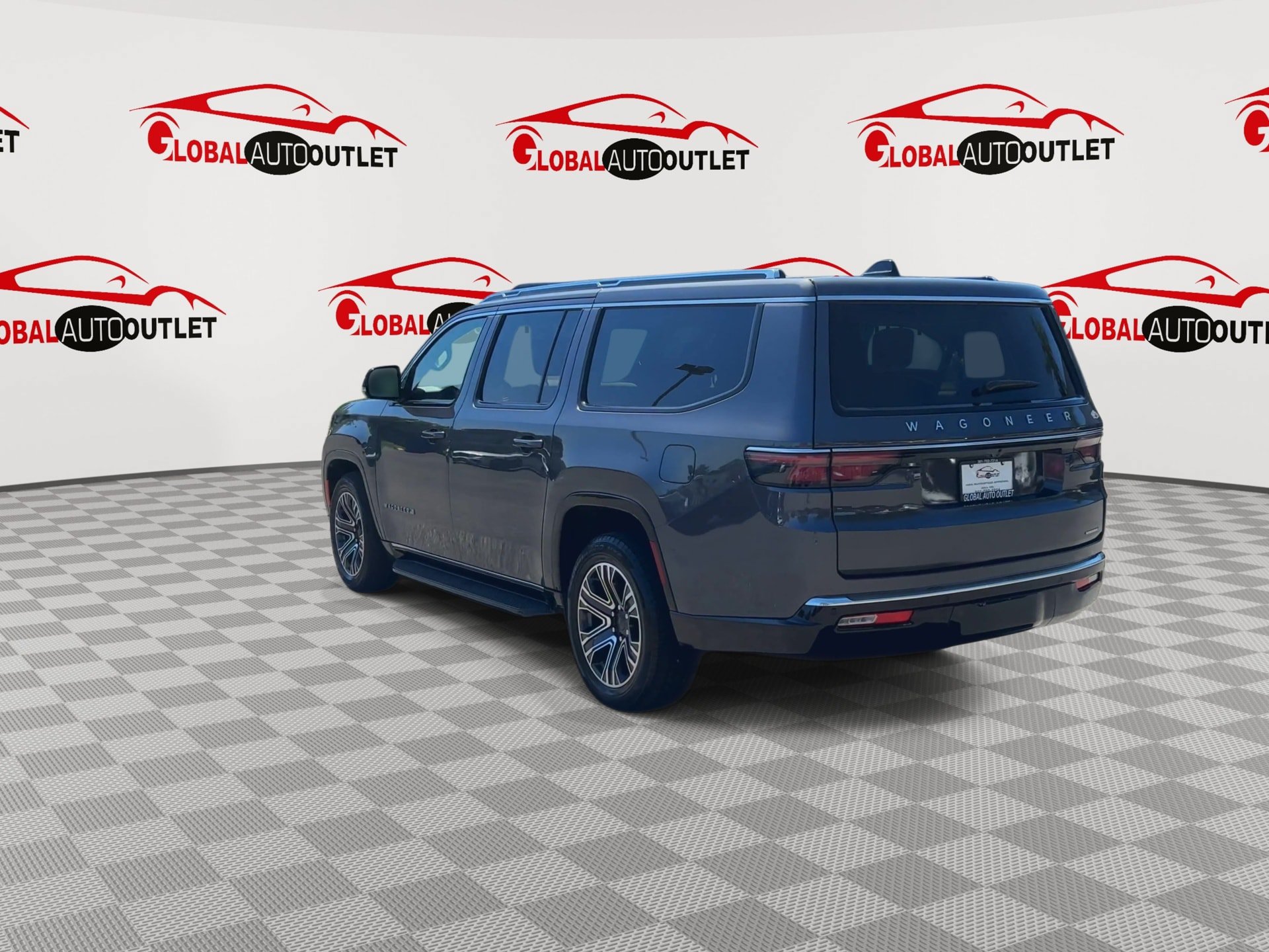 Used 2024 Jeep Wagoneer L Series II w/ Flexible Seating Group AWD/4WD image 6