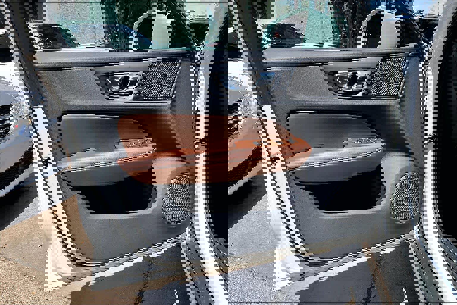 Used 2023 Volvo V60 B5 Cross Country Ultimate w/ Climate Package image 22