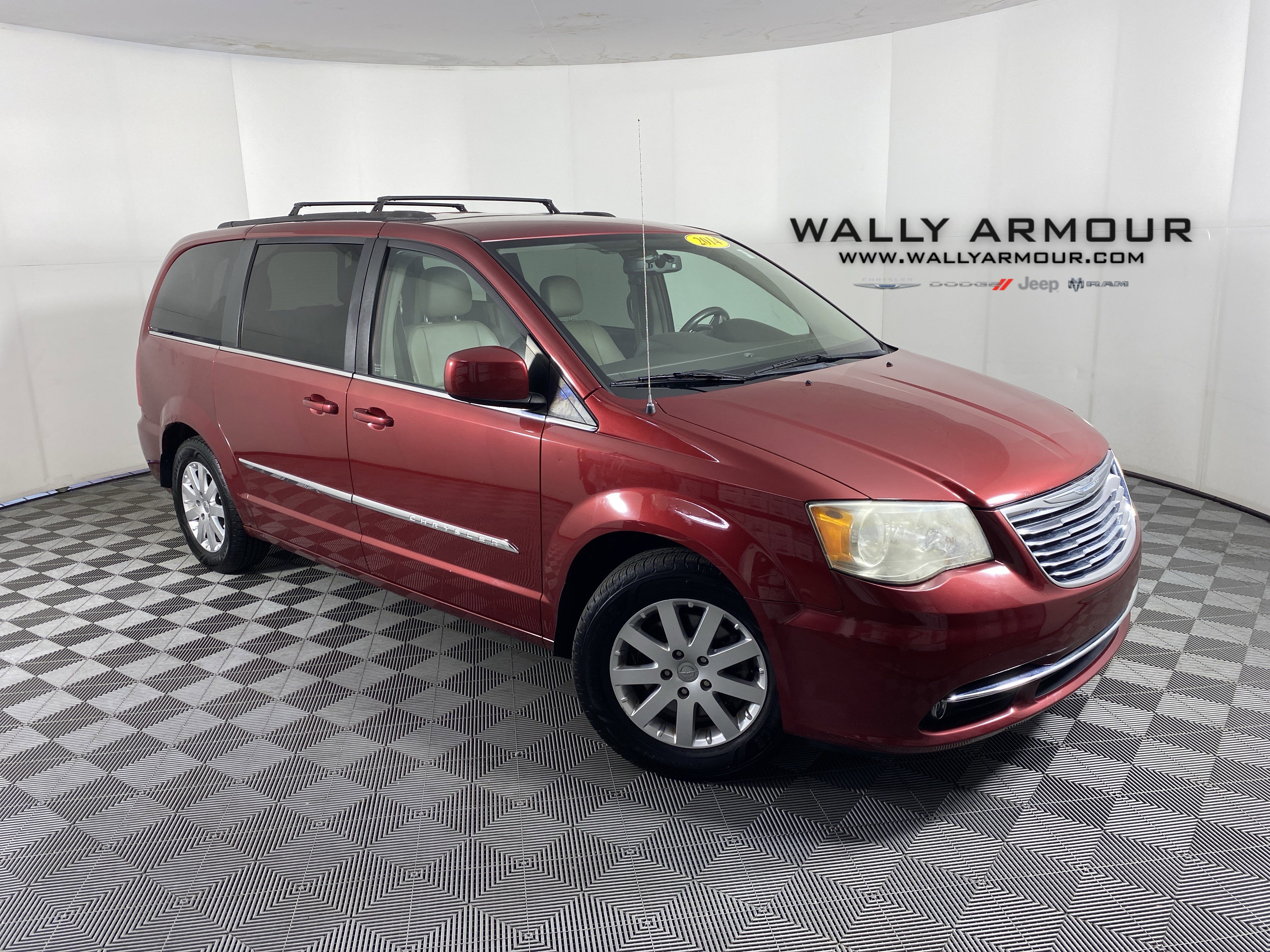 Used 2014 Chrysler Town & Country Touring FWD video 1