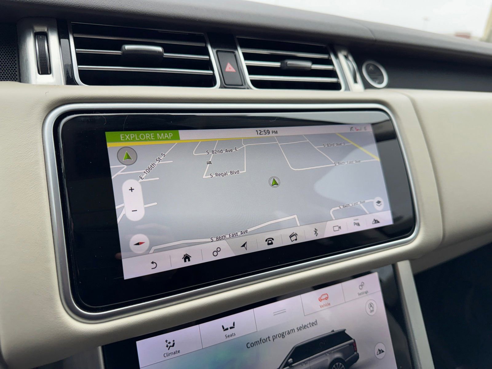 Used 2018 Land Rover Range Rover HSE image 26