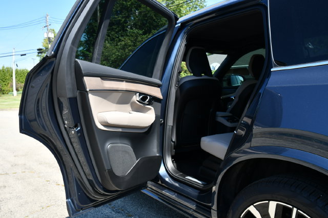 New 2026 Volvo XC90 B6 Plus w/ Protection Package Premier AWD/4WD image 15